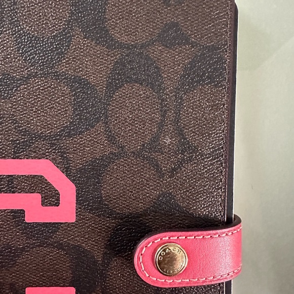 Coach notebook - Picture 2 of 2